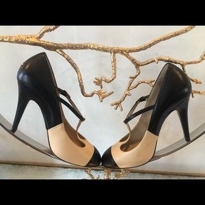 Chanel classic two tone pumps